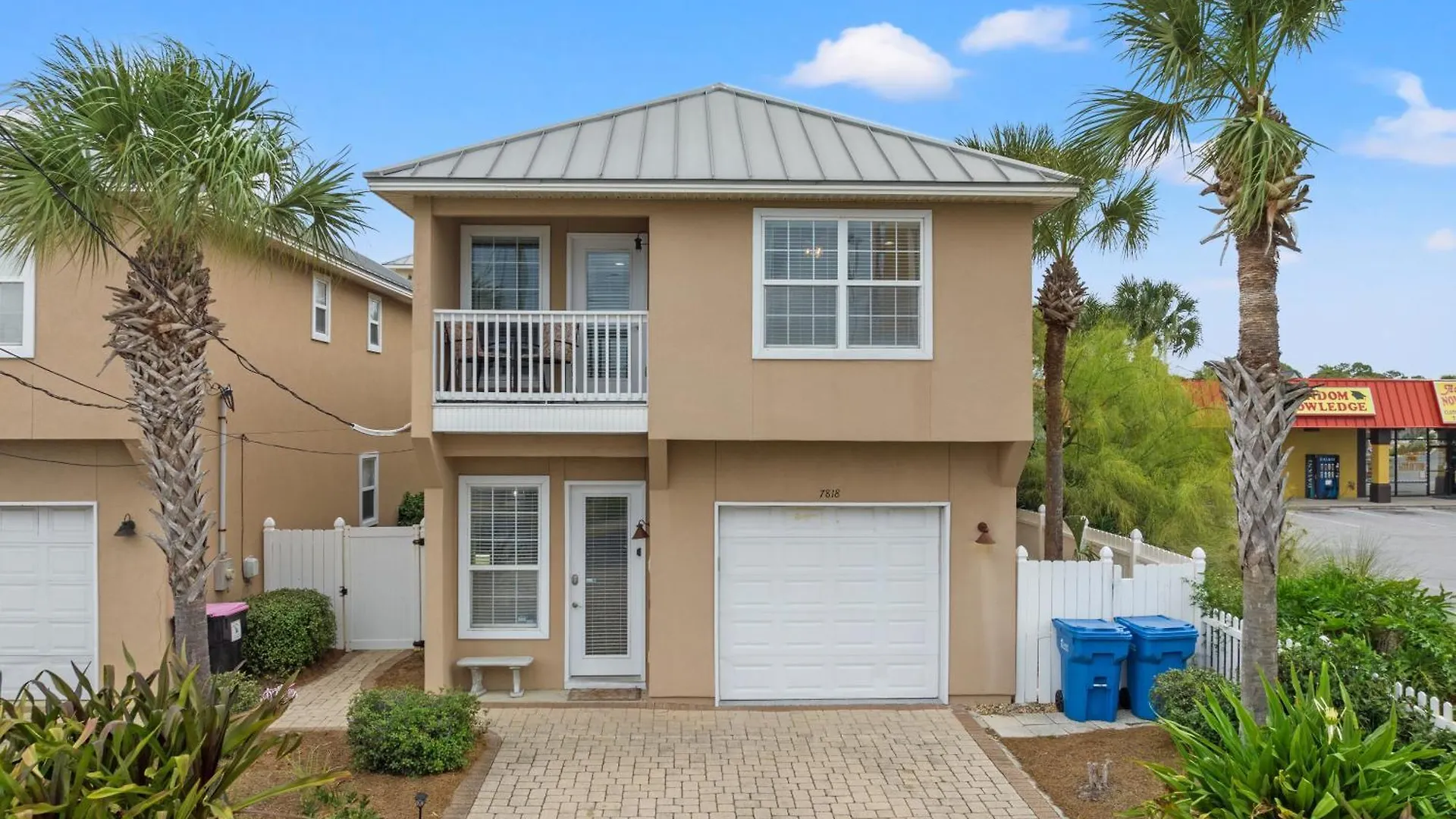 Escape To Sand Dollar Holler: Coastal Retreat, 3 Beds, 25 Baths, Sleeps 10! Panama City Beach