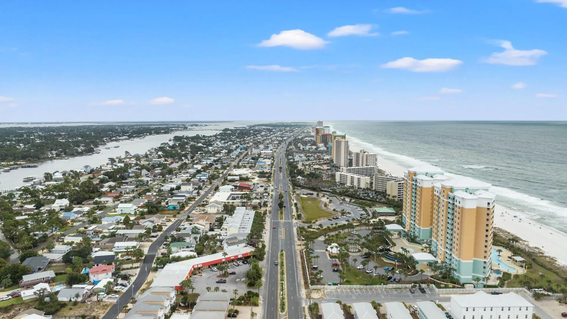 Holiday home Escape To Sand Dollar Holler: Coastal Retreat, 3 Beds, 25 Baths, Sleeps 10! Panama City Beach